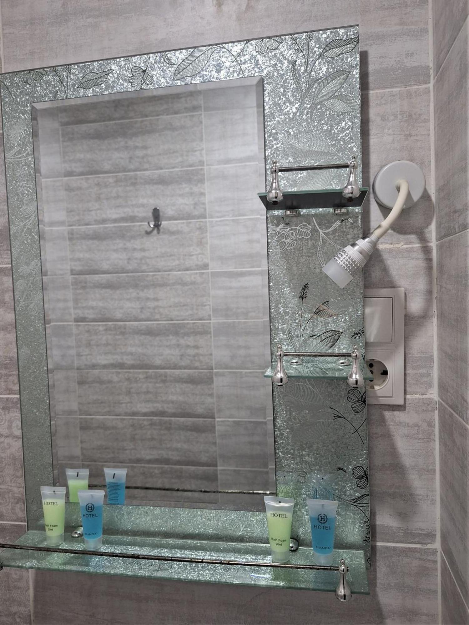 Hotel Georgian Kutaisi Bagian luar foto