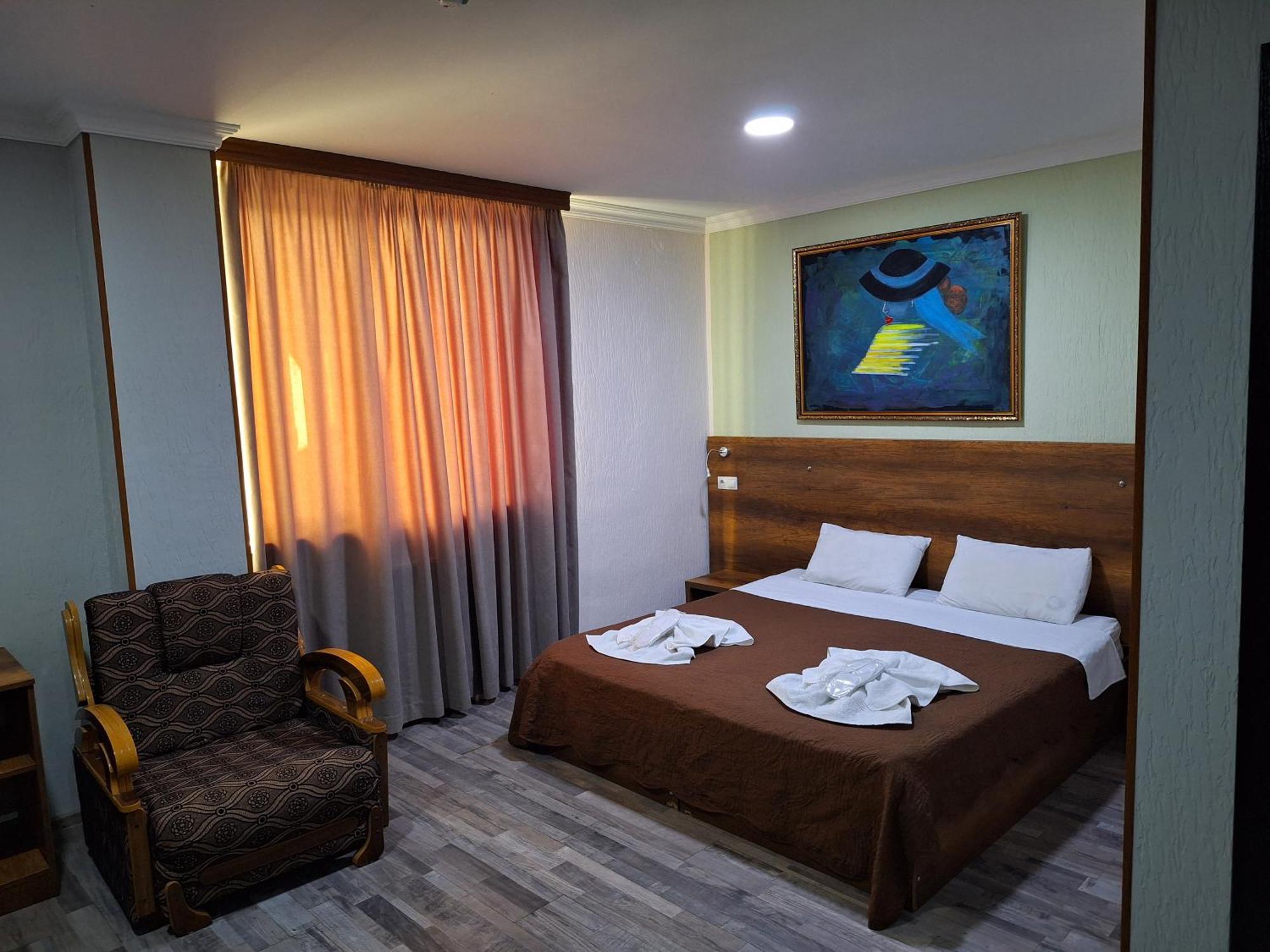 Hotel Georgian Kutaisi Bagian luar foto