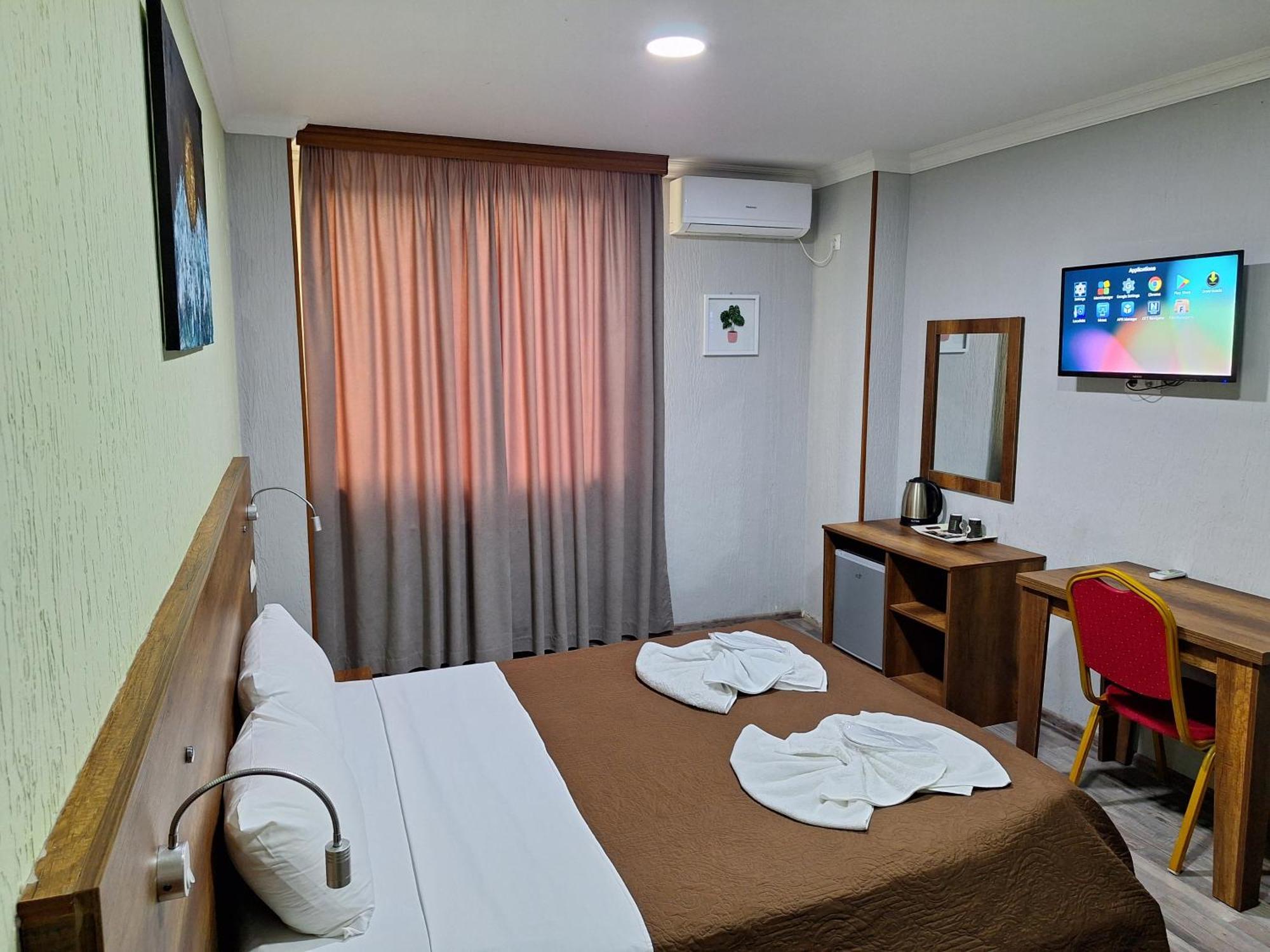 Hotel Georgian Kutaisi Bagian luar foto