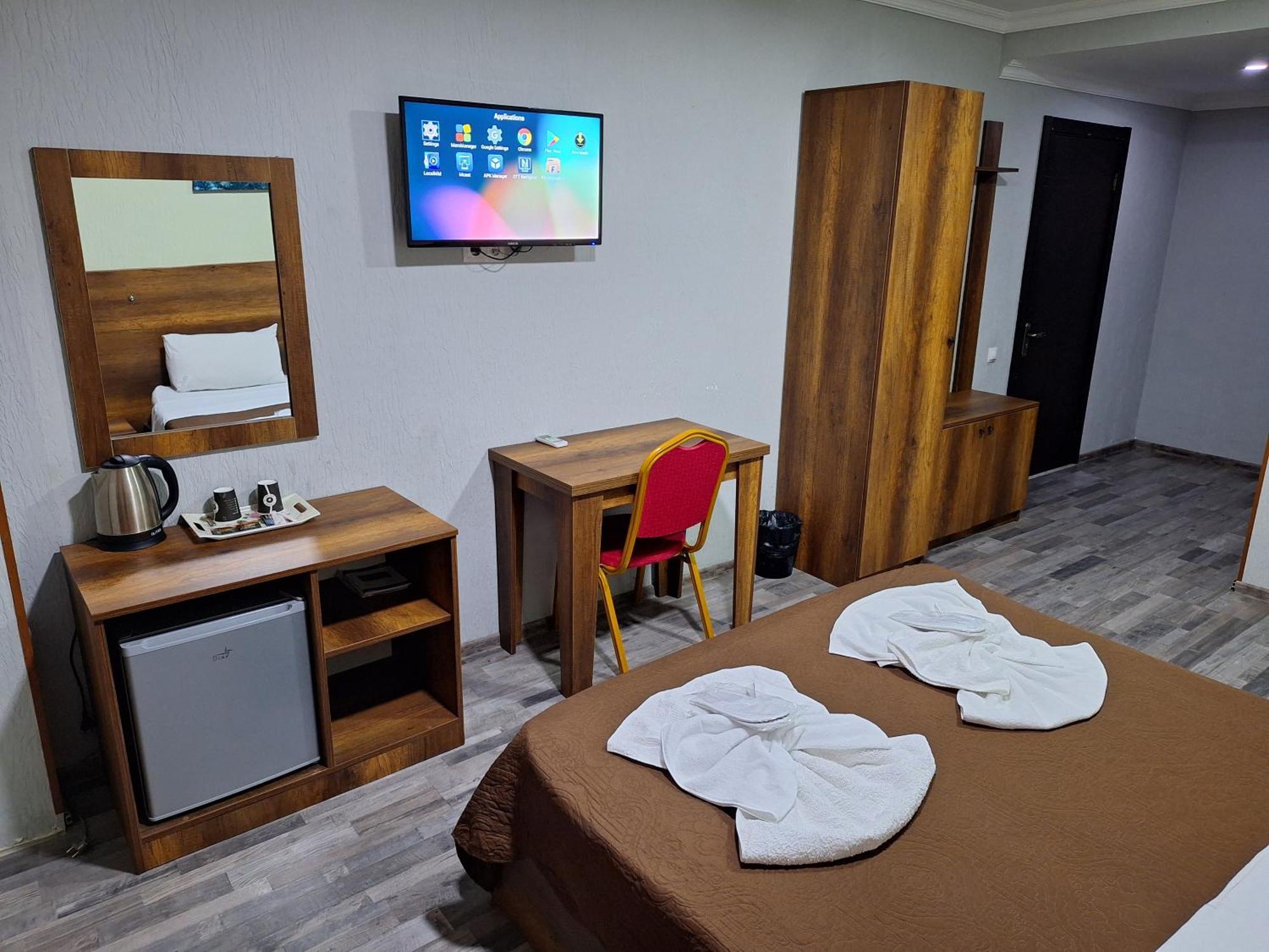 Hotel Georgian Kutaisi Bagian luar foto