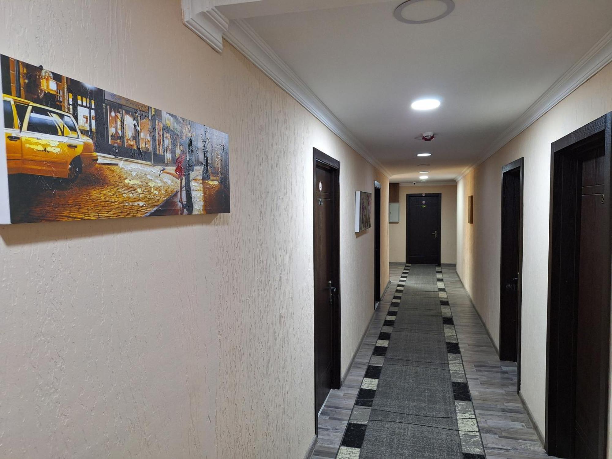 Hotel Georgian Kutaisi Bagian luar foto