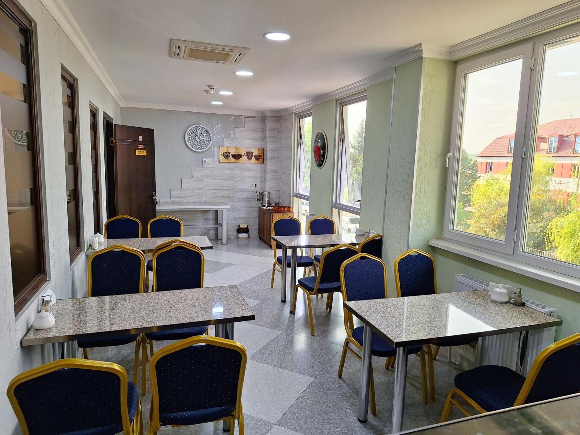 Hotel Georgian Kutaisi Bagian luar foto
